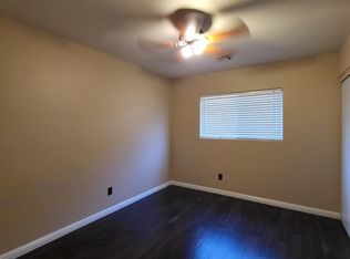 6736 Old Valley St, Las Vegas, NV 89149