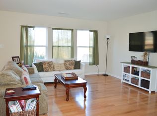 15743 Normans Landing Dr, Charlotte, NC 28273