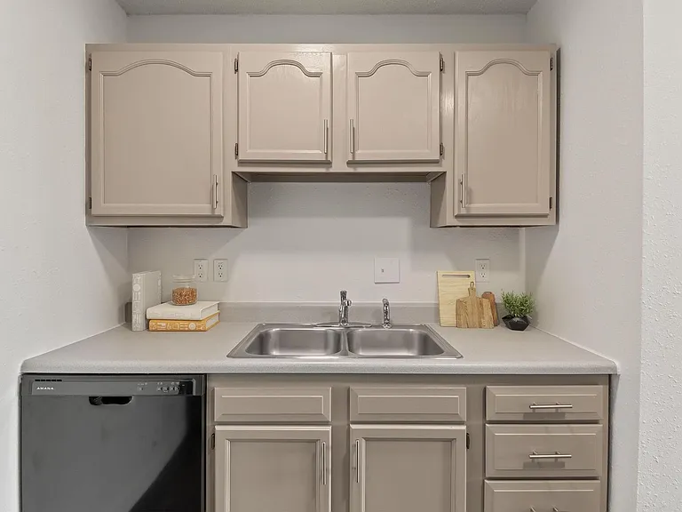 Metro Apartments At Bethalto — Photo 7