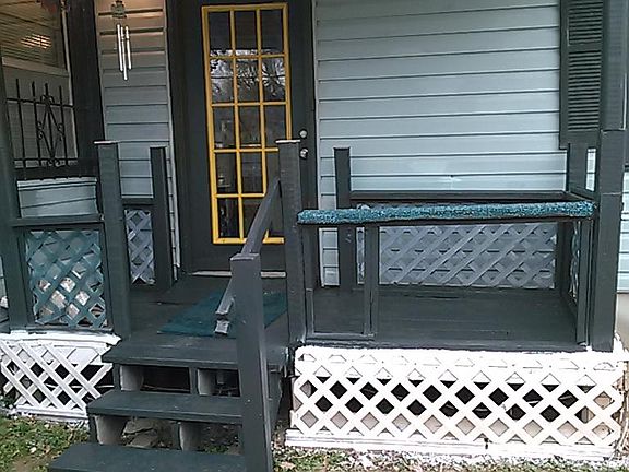 Small front porch, laundry room, very private in back, has small shed, fresh paint on walls, and fresh varnish on doors, walk in closet, washer and dryer are included, u mow the lawn and scoop up dog poop, and water bush