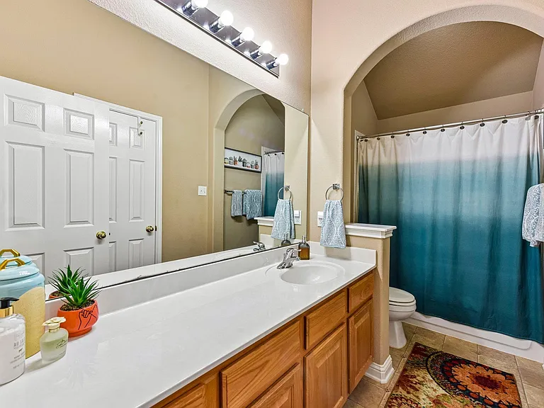 10216 Anahuac Trl — Photo 14
