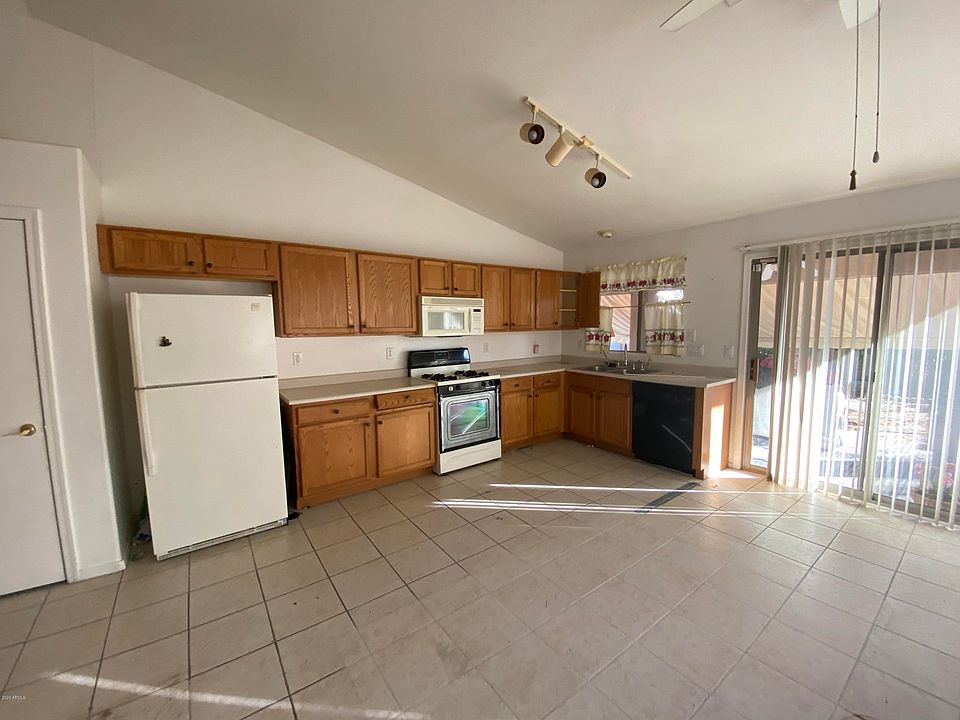 1st image of 12633 W Clarendon Ave