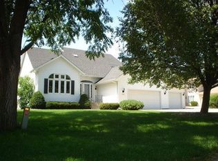 585 127th Ln NW, Coon Rapids, MN 55448