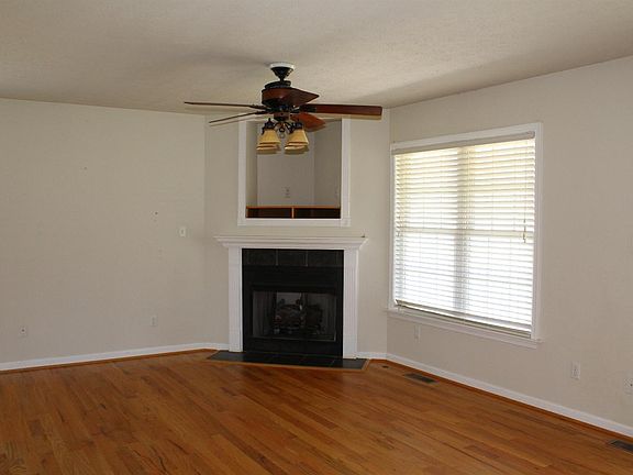 2nd image of 131 Todd Ln