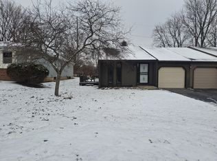 834 Linworth Rd E, Columbus, OH 43235