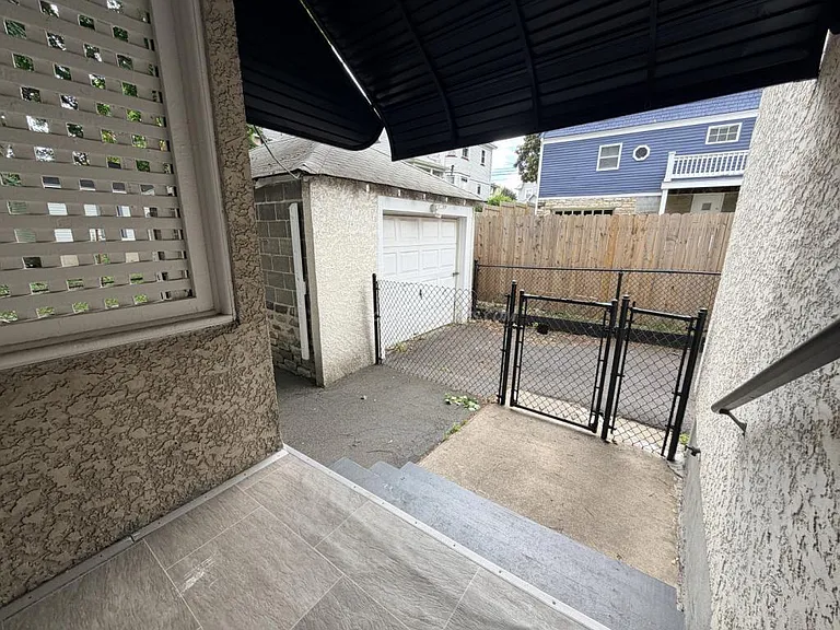 623 Delaware St — Photo 32