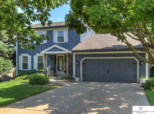 17327 Pine Cir, Omaha, NE 68130