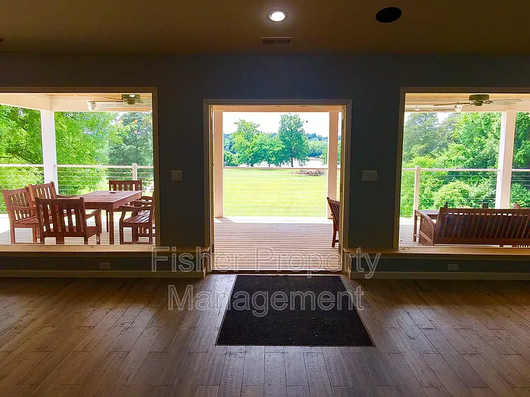 1500 Rustling Cedar Ln — Photo 8