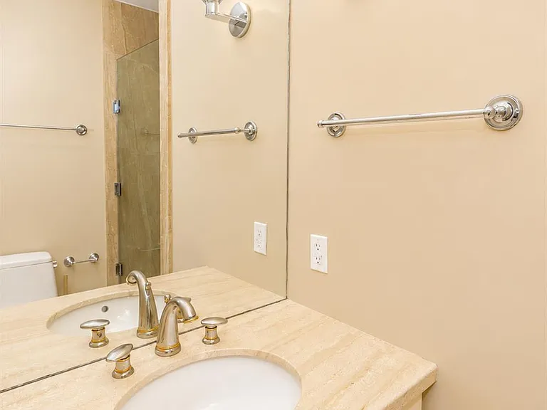 2850 Jackson St — Photo 18