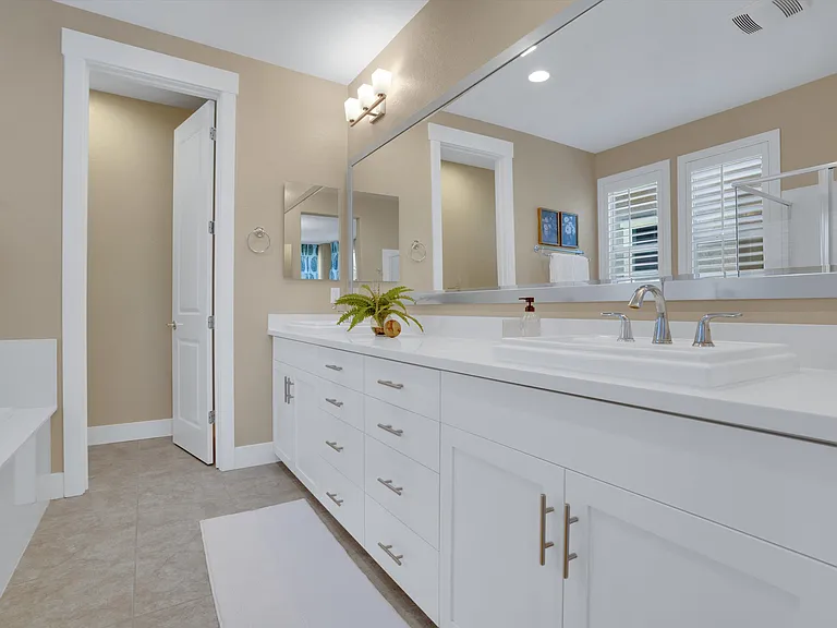 Lexington Ln — Photo 21