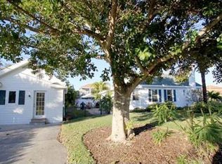 800 Narcissus Ave, Clearwater Beach, FL 33767