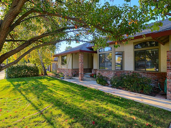 2nd image of 708 Machado Ln