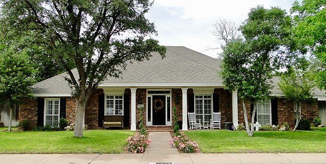 1st image of 1818 Dukes Dr