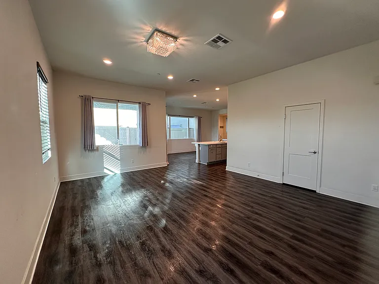 15852 Ellington Way — Photo 4