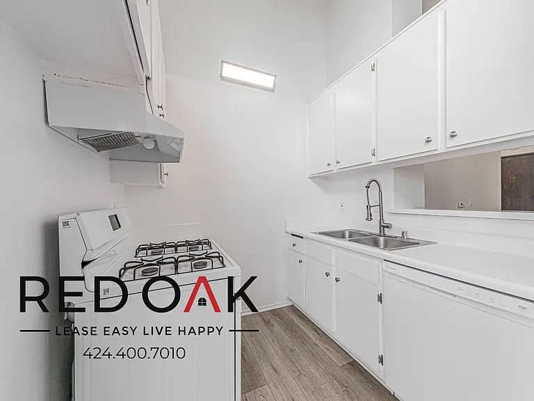 8309 Cedros Ave #308 — Photo 2