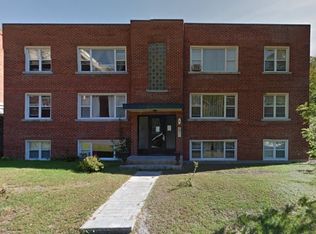 21 Chapleau Ave #4, Ottawa, ON K1M1E1