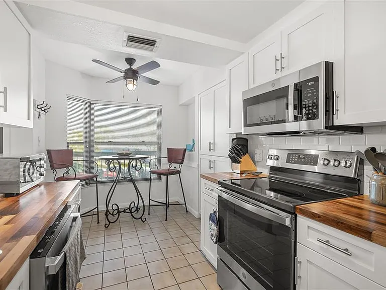 1316 Pasadena Ave S #204 — Photo 13
