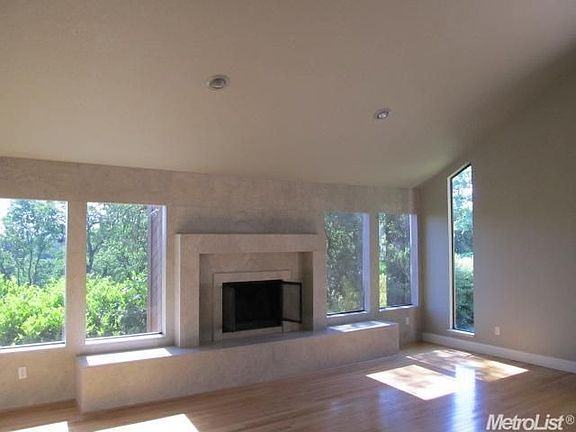 2nd image of 11338 Valley Oak Dr