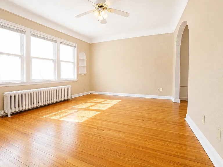 Grand Ave Apartments — Photo 9