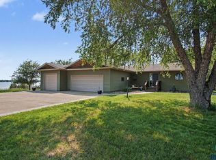 6767 Wicklow Hills Ln, Wentworth, SD 57075