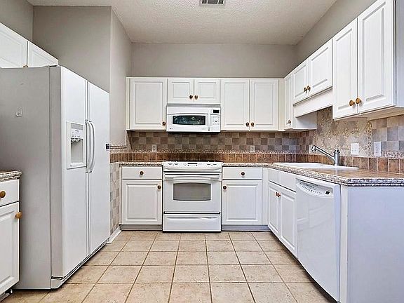 2nd image of 4304 Grandpointe Pl