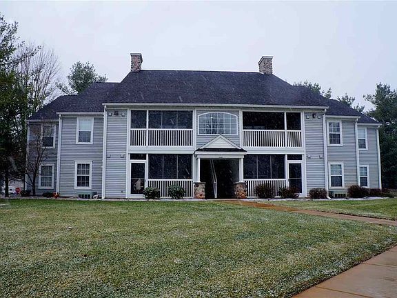 3rd image of 926 Oak Brook Dr
