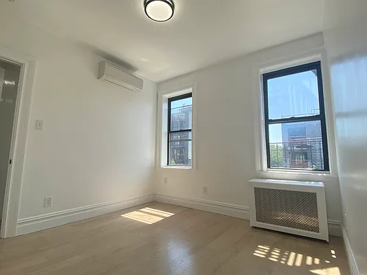 Rented by EXR | media 7
