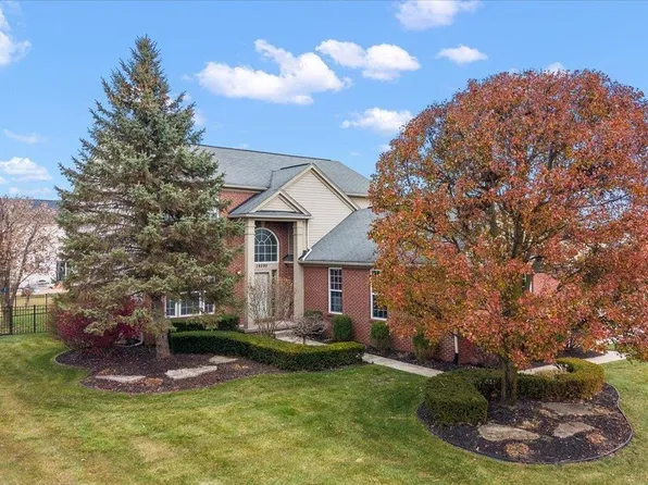 18899 Livingston Dr, Macomb, MI 48042