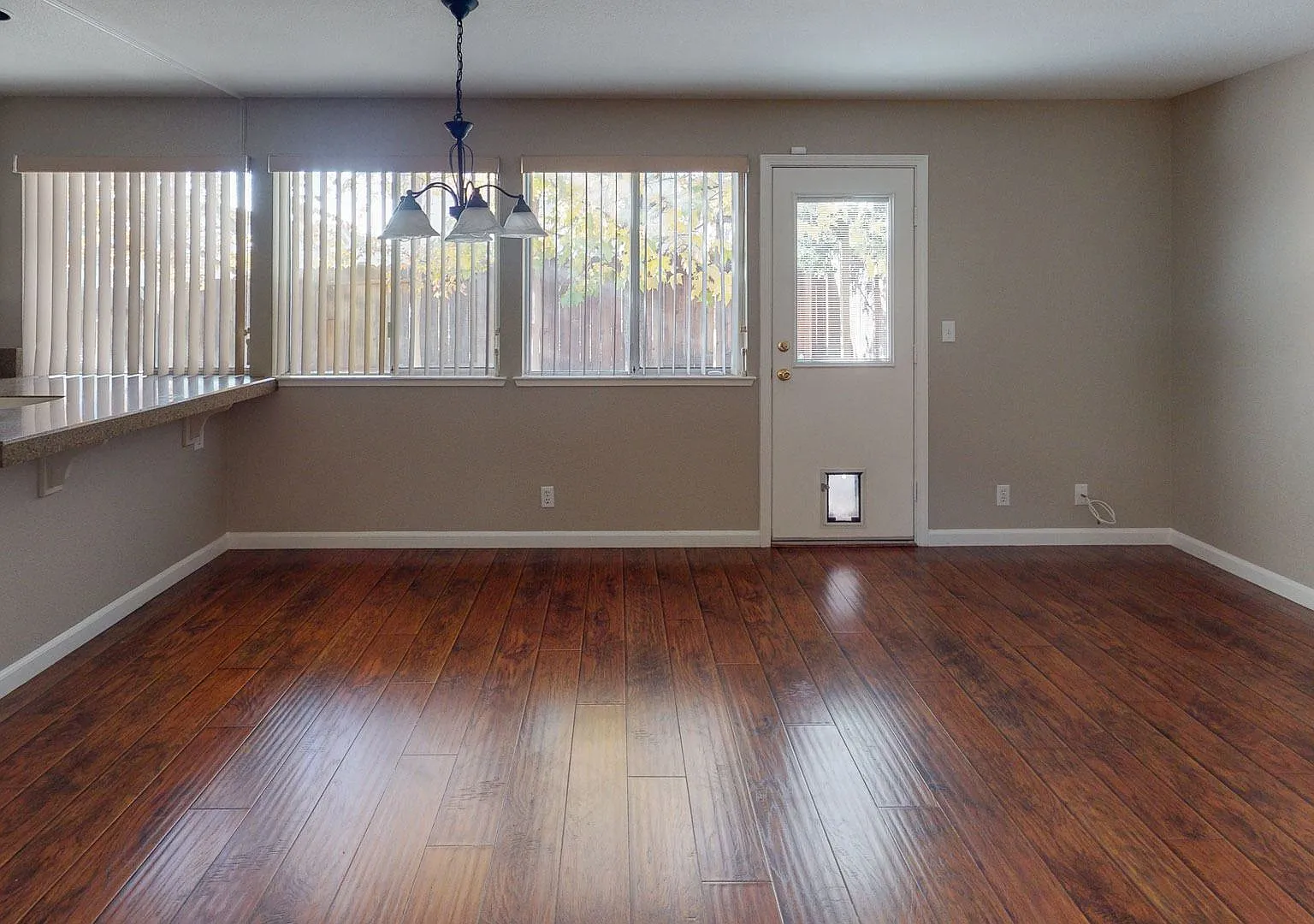 1030 Syracuse Cir — Photo 4