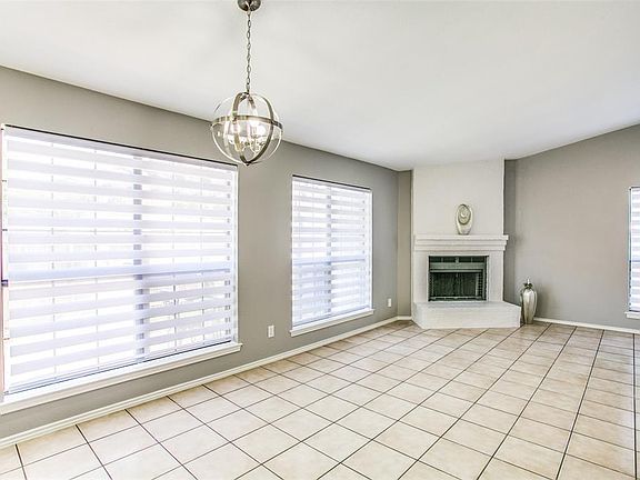 5th image of 2118 Cottage Oak Ln