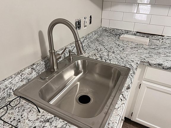 4th image of 12890 Riverdale Ave