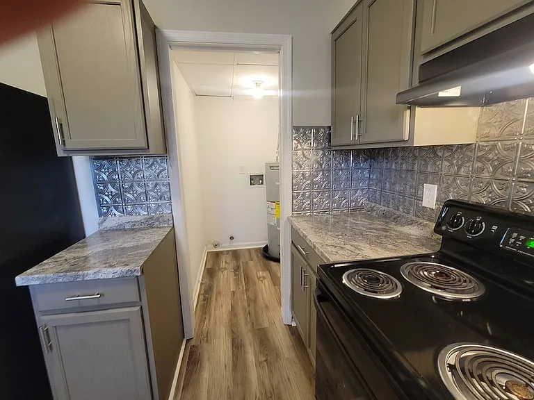 105 Plaza Oaks Rd #11 — Photo 3