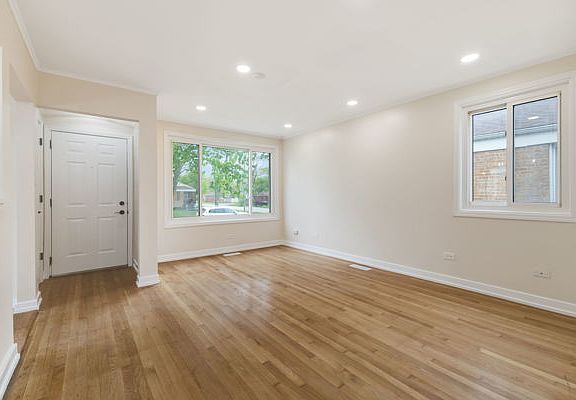 5th image of 14505 Woodlawn Ave