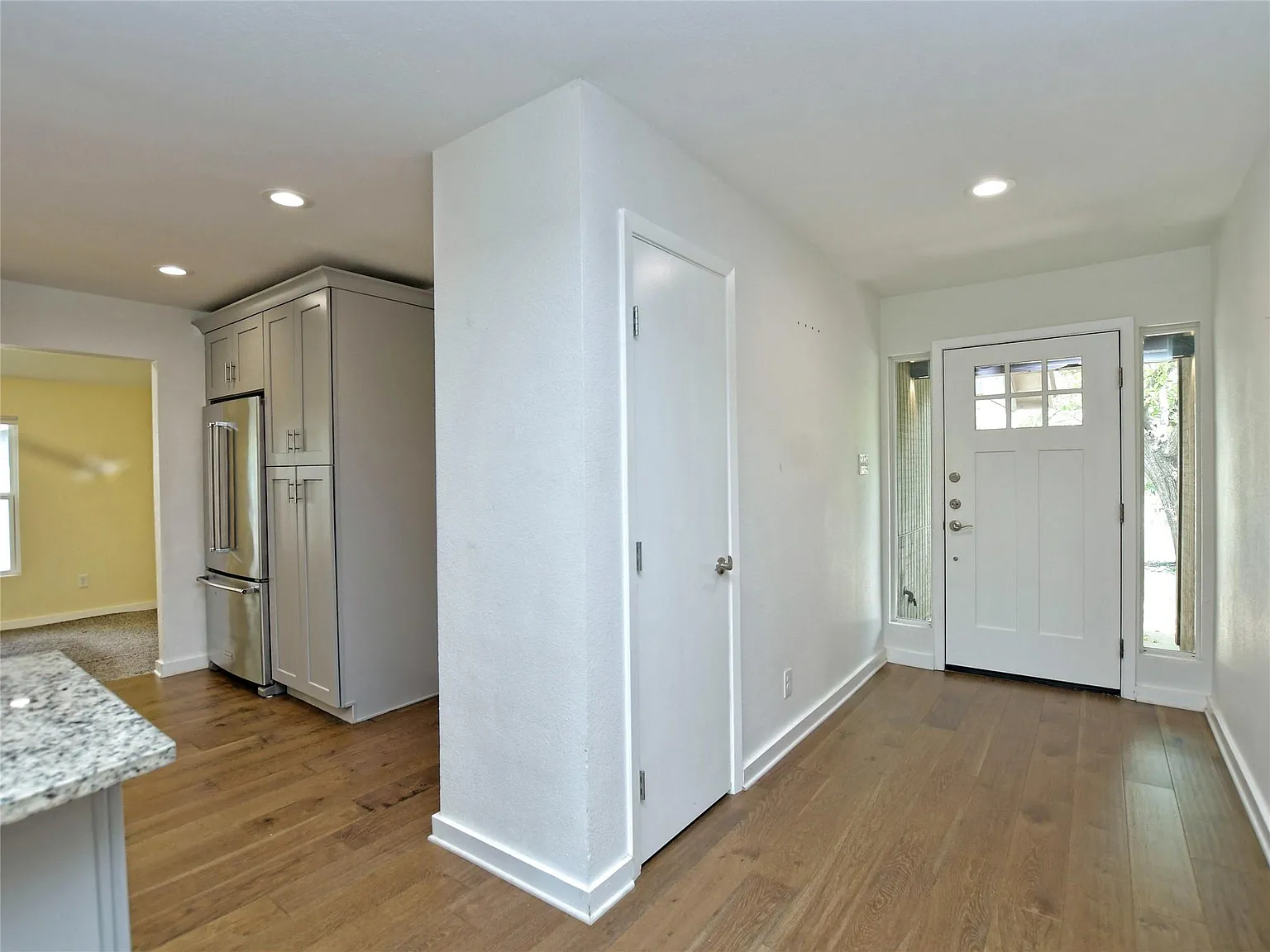 3 bed, 2.0 bath, 1781 sqft, $2,400 — Photo 4