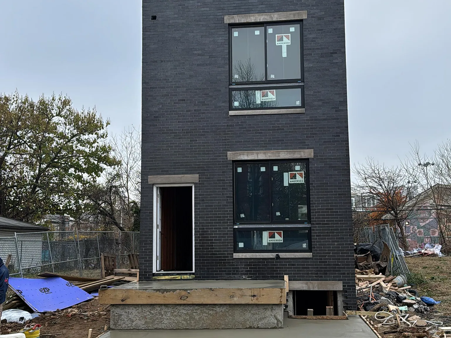 3 bed, $2,500 — Photo 2