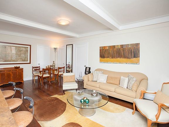 3rd image of 162 W 56th St APT 1405