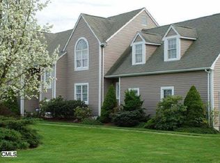 10 Fox Ridge Dr, New Milford, CT 06776