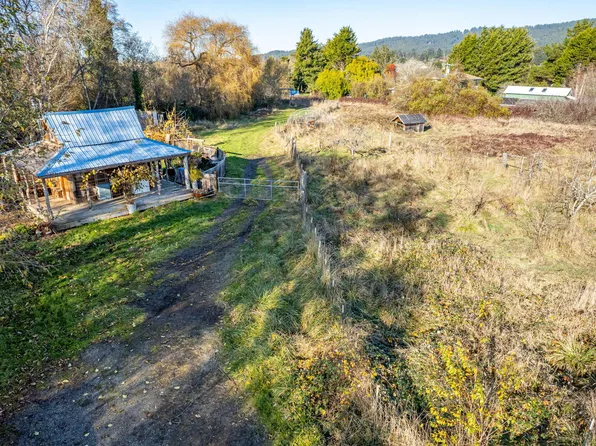 2203 Old Arcata Rd, Bayside, CA 95524
