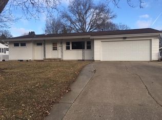 2308 Valley High Dr, Cedar Falls, IA 50613
