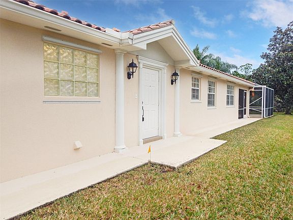 4th image of 8893 SE Retreat Drive #8893