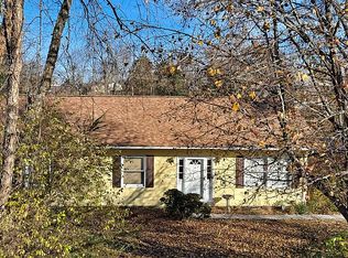 922 Davenport Rd, Maryville, TN 37801