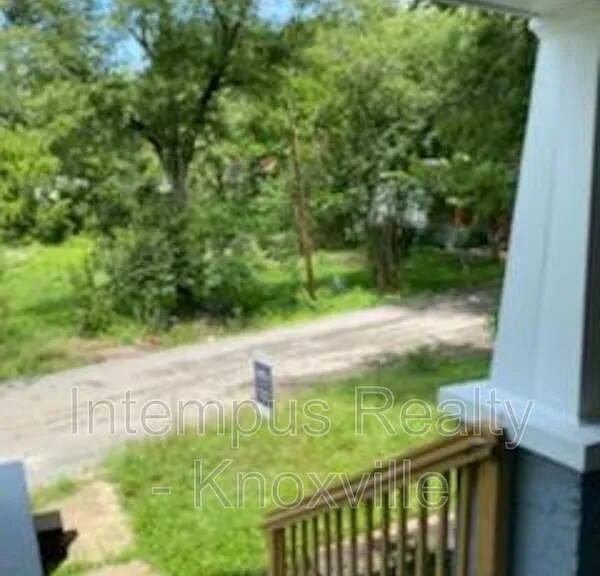 1320 Chestnut St — Photo 2