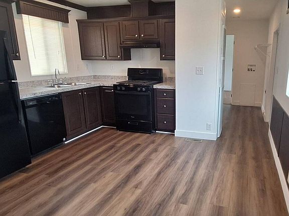 3rd image of 1190 S Mojave Rd #101