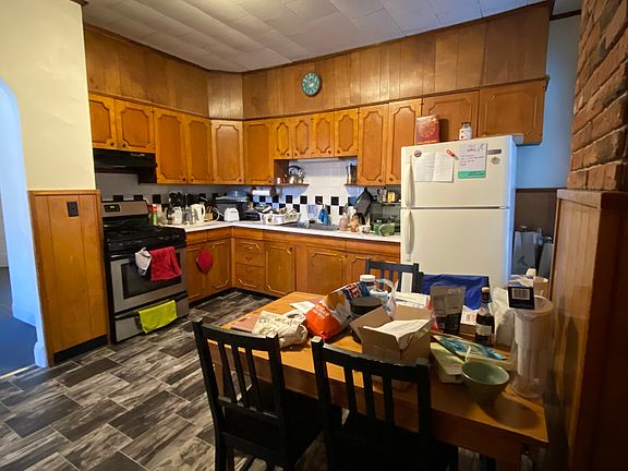 4th image of 18 Mount Hood Rd #1