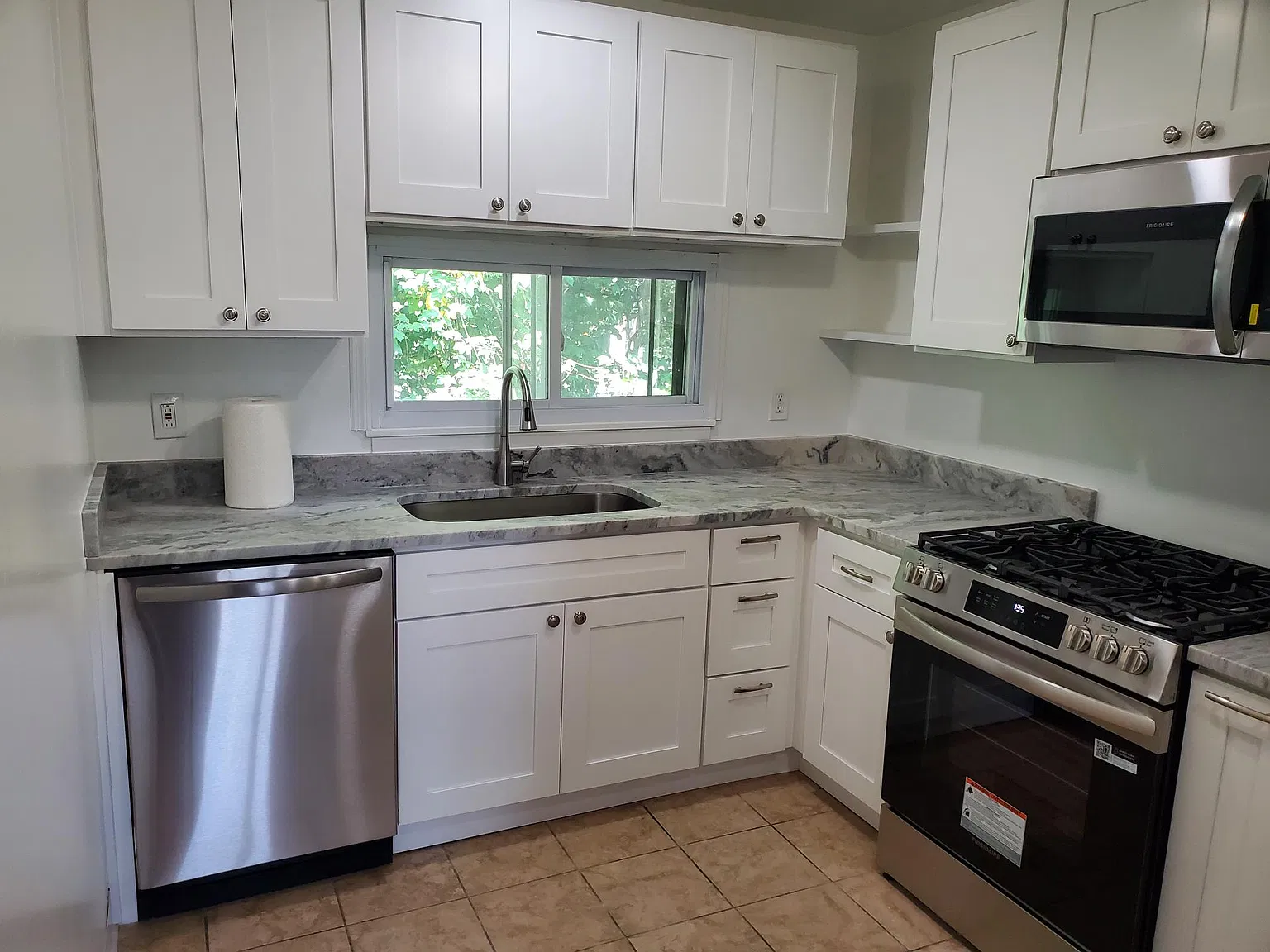 2 bed, 1500 sqft, $1,950 — Photo 1