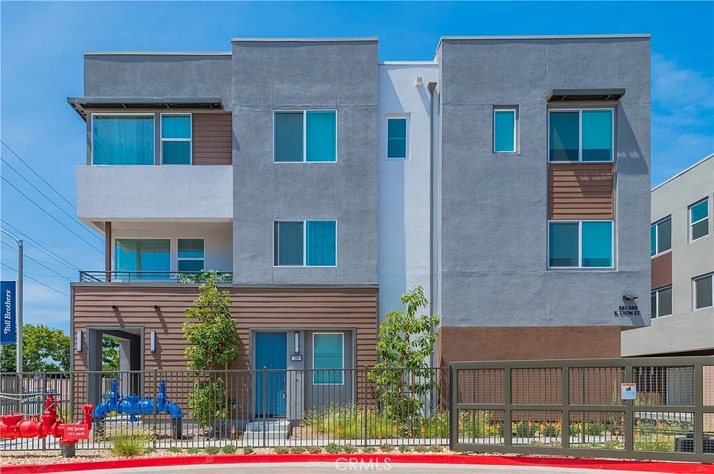 2 bed, 2.5 bath, 1203 sqft, $3,600 — Photo 1