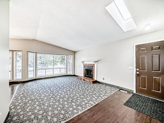 5th image of 8516 190th St NW