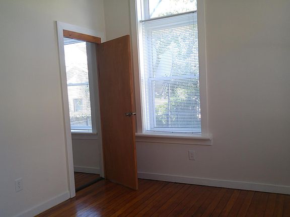 5th image of 1040 N Hermitage Ave #1W