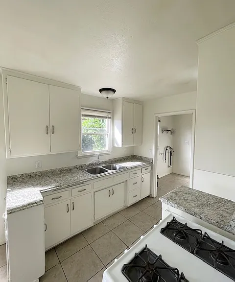 24450 Myers Ave — Photo 5