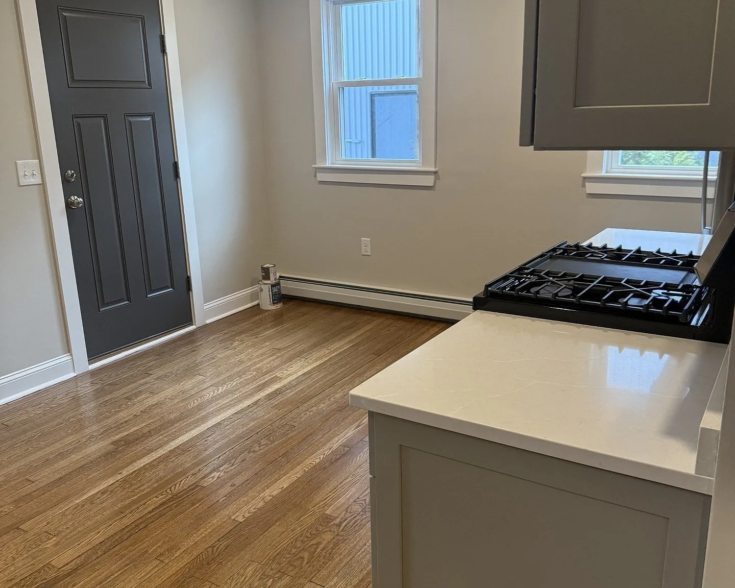 2 bed, 1.0 bath, 700 sqft, $2,400 — Photo 3